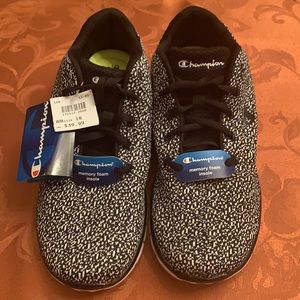 NWT Champion Memory Foam Sneakers